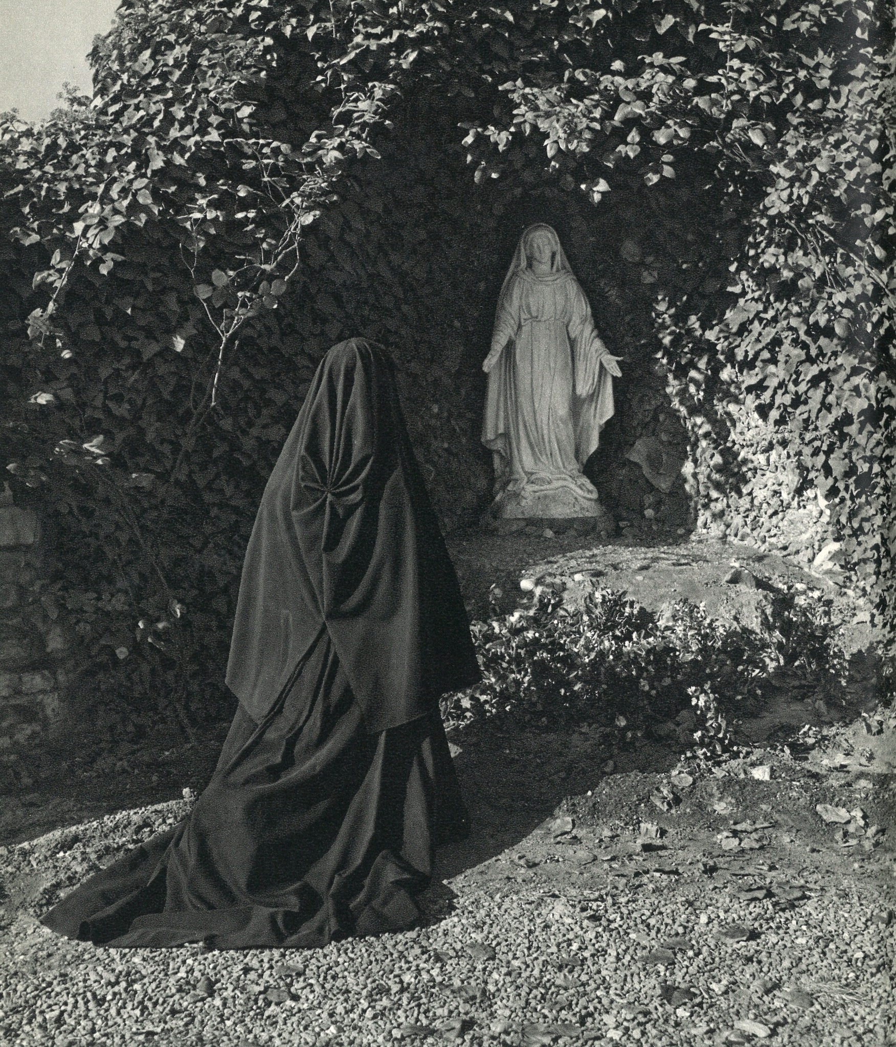 Imagen de las apariciones en Lourdes